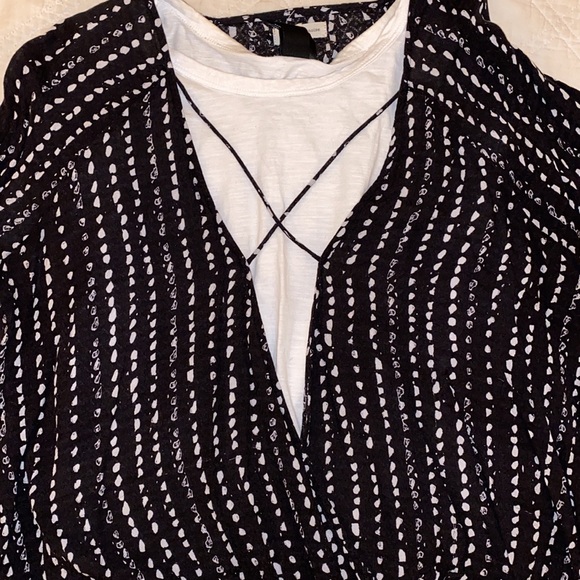 Urban outfitters CrissCross Front Top - Picture 2 of 2